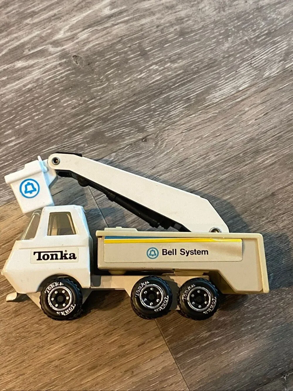 Tonka Bell Systems Bucket Truck Metal VINTAGE